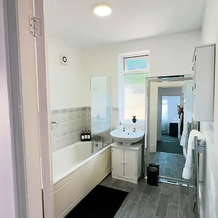 Cross Heath House Holiday home