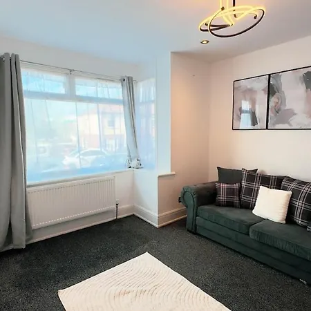 Holiday home Cross Heath House *