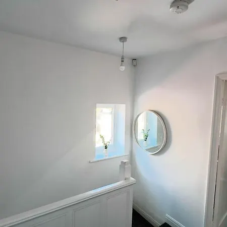 Holiday home Cross Heath House