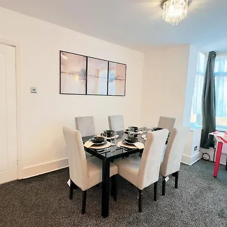 Cross Heath House Holiday home